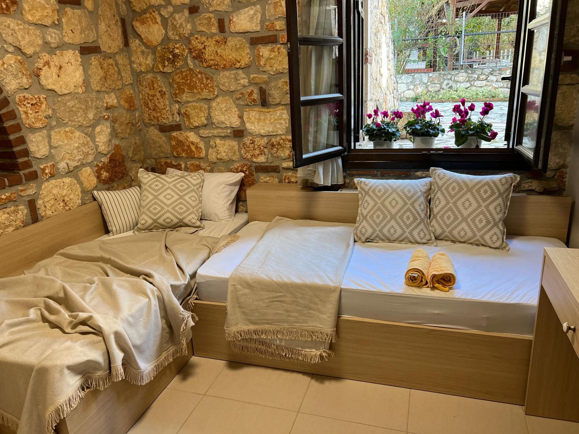 Boutique Stone House Pensionat Psakoudia Exteriör bild