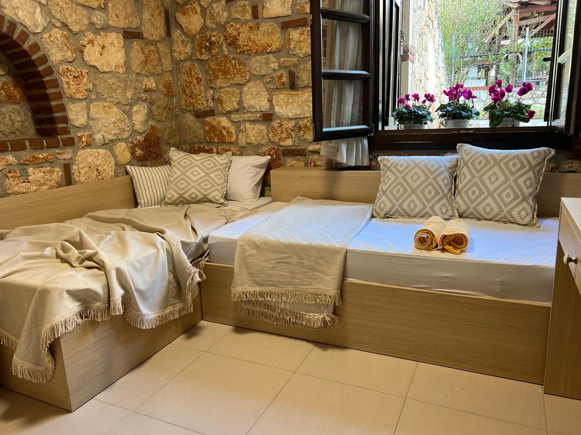 Boutique Stone House Pensionat Psakoudia Exteriör bild